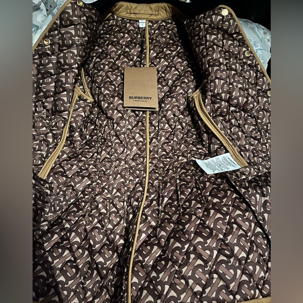 Burberry Quilted Victorian Jacket-PRICE FIRM, NO OFFERS PLS! - Picture 5 of 15